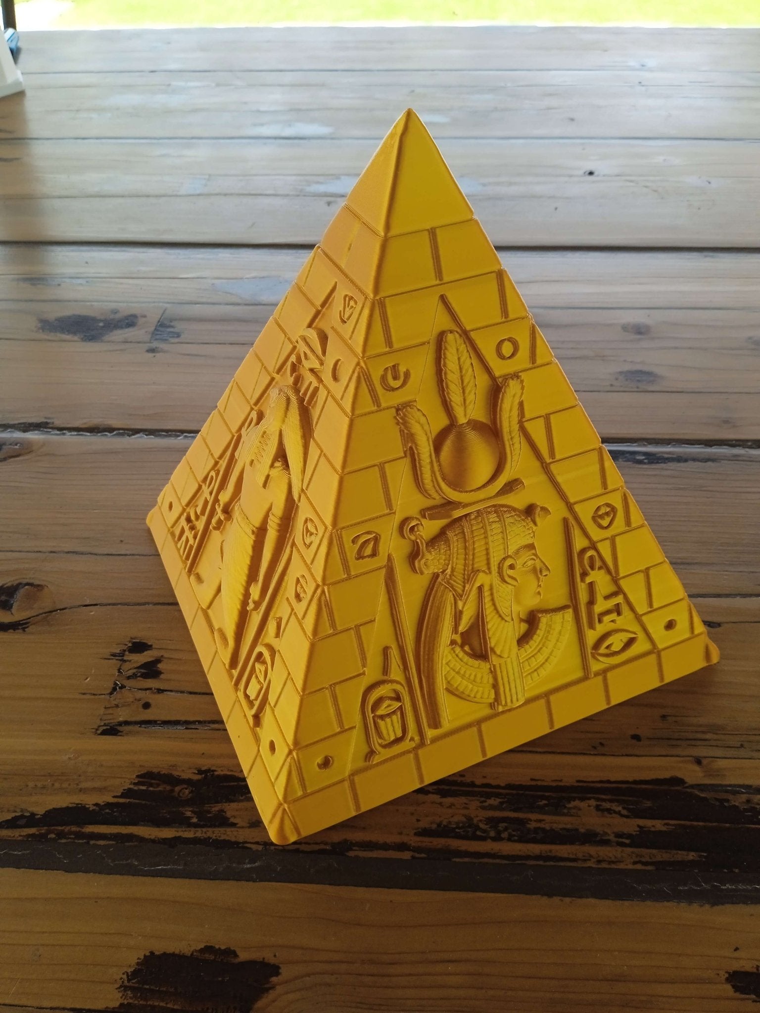 Sculpture pyramide élégante - Variashop