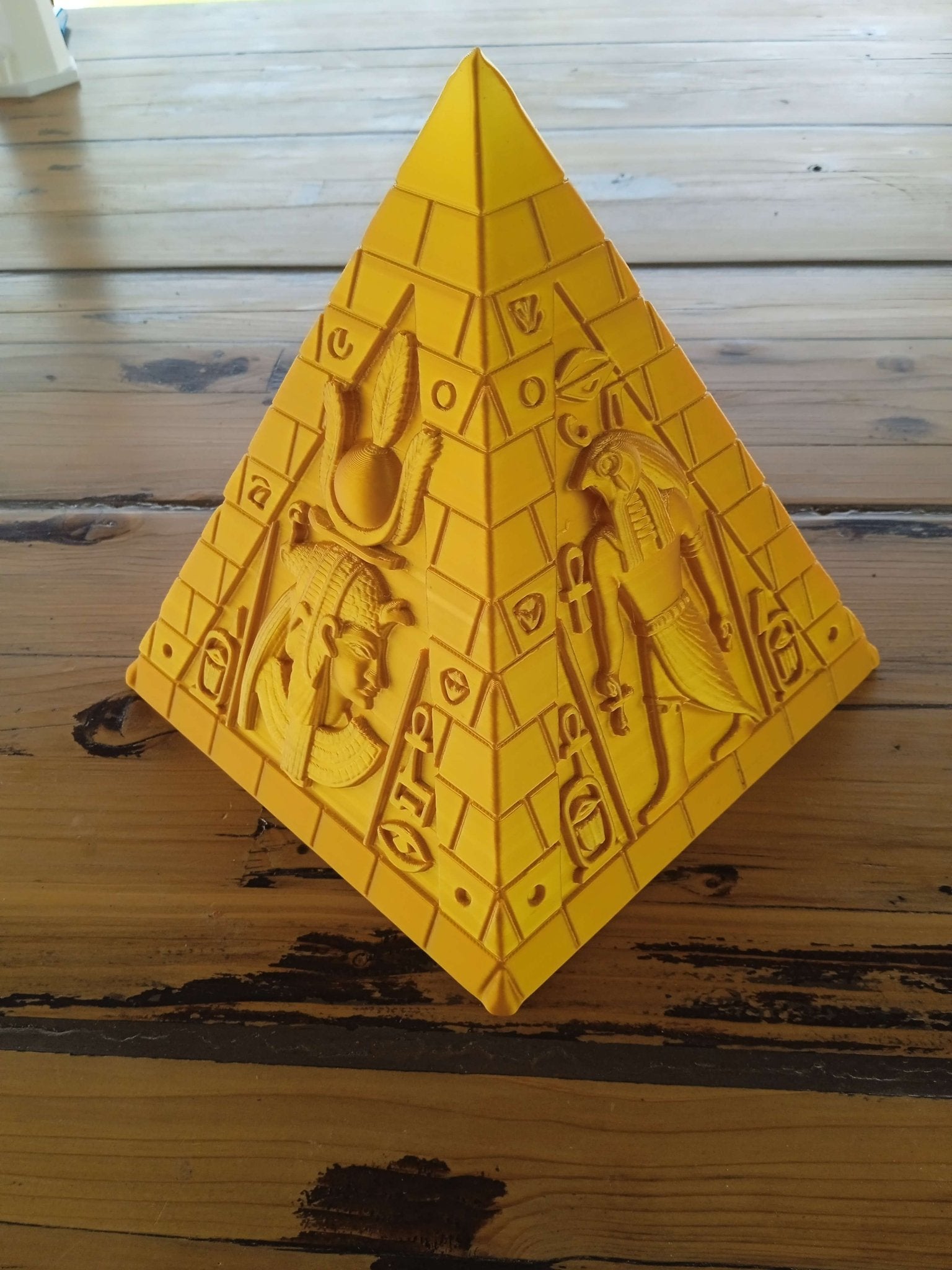 Sculpture pyramide élégante - Variashop